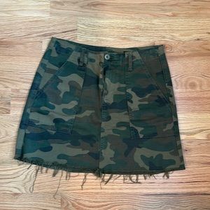 Camo mini skirt